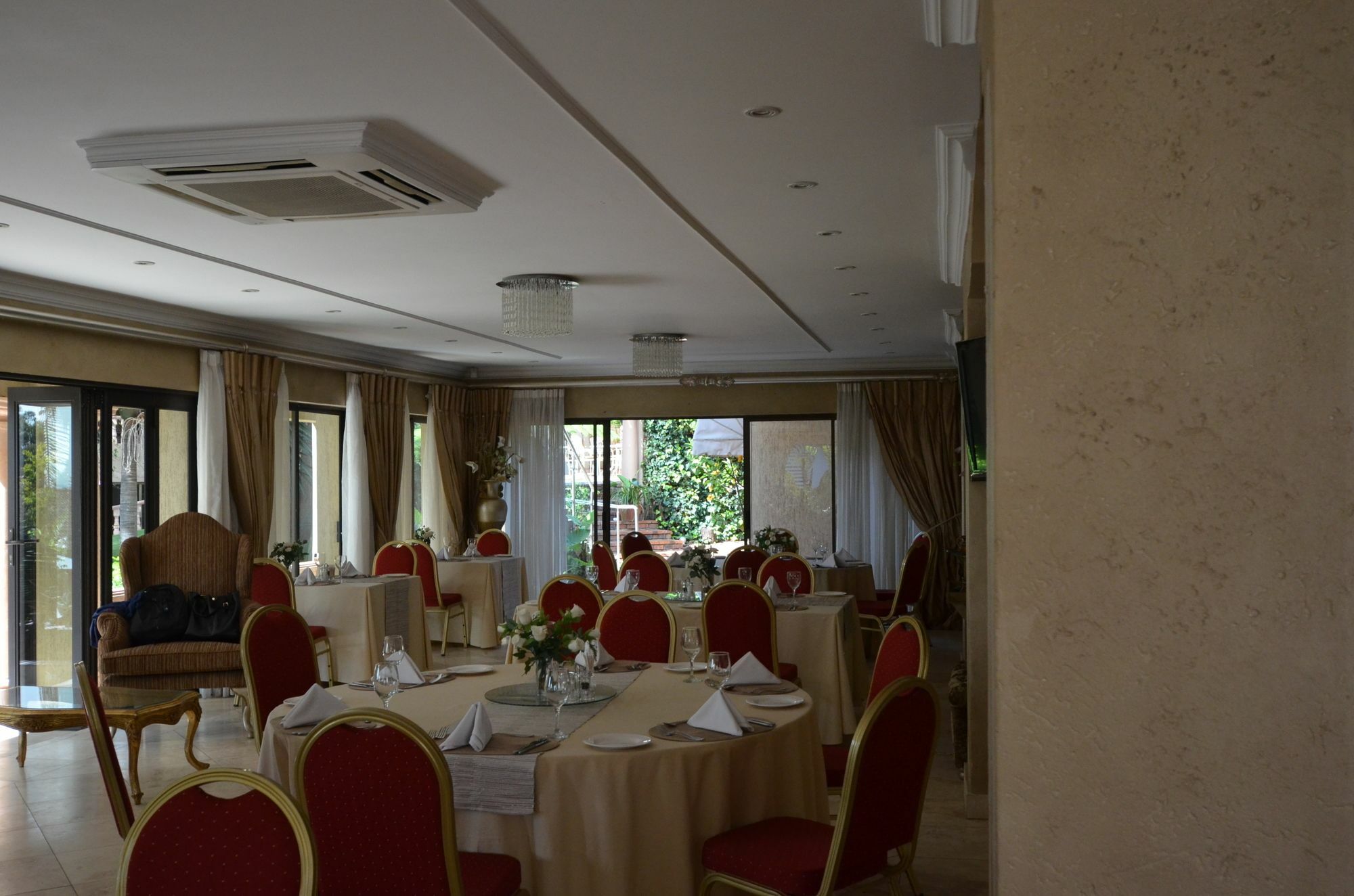 Hotel House Of Pharaohs And Conference Centre Johannesburg Exterior foto
