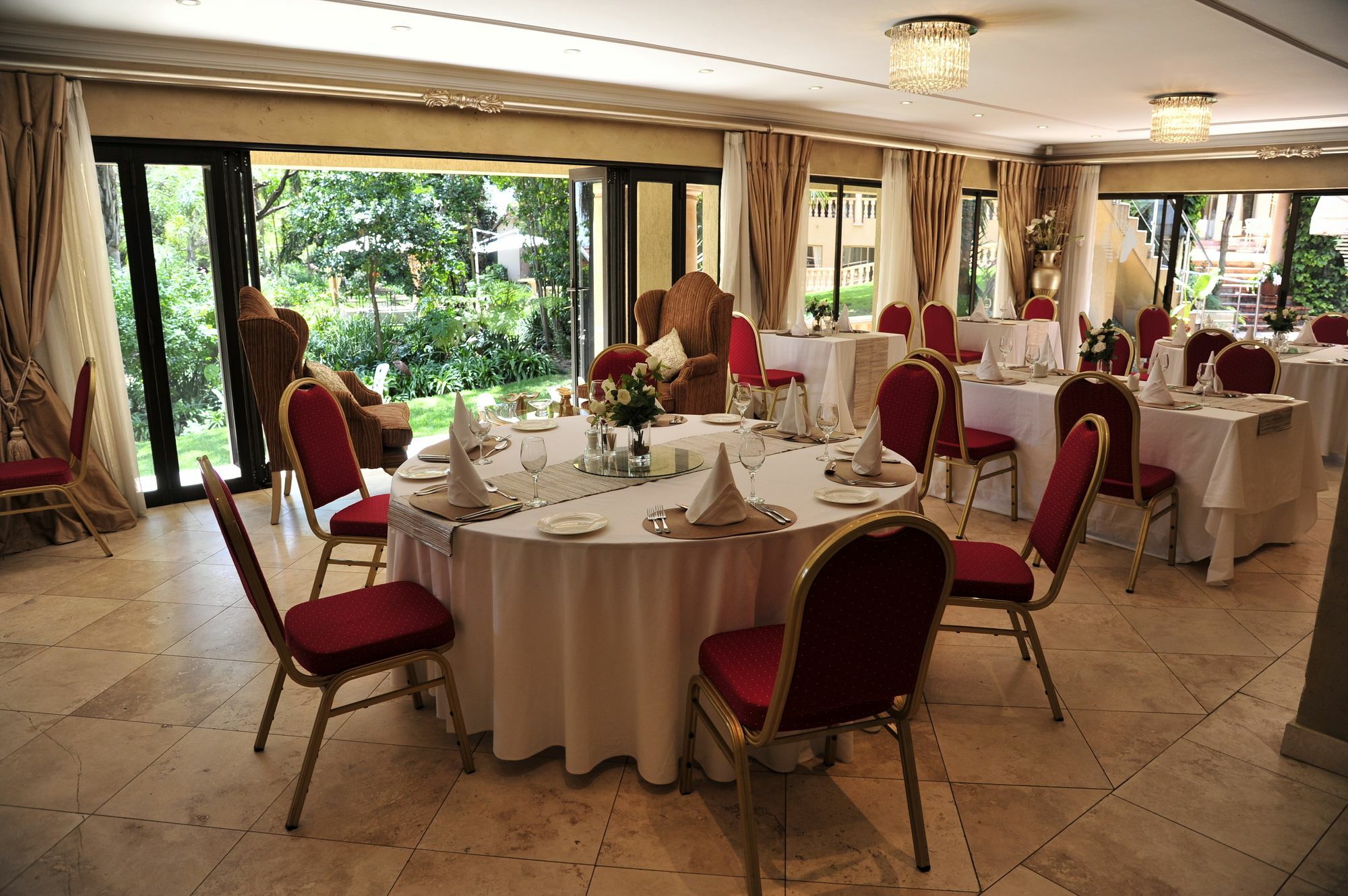 Hotel House Of Pharaohs And Conference Centre Johannesburg Exterior foto